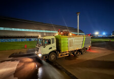 港口清扫员的“黎明坚守”