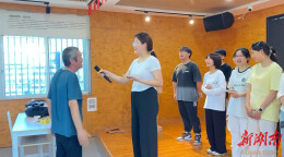 湘潭大学商学院开展“代际共融·青春筑爱”社会实践活动