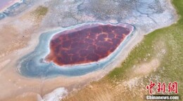 沙漠深处的“地球心脏”：乌兰湖夏日浪漫正当时