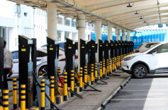 充电桩累计建成42.15万个