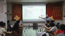 省妇幼家庭食育指导进万家活动走进鹤城