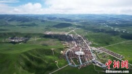 甘肃玛曲：高原湿地生态美