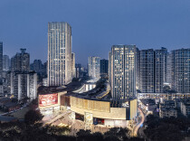 疾步稳行，龙湖的2025半程跑