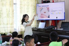 “敲”开科学奥秘，长理学子带领乡村儿童玩转植物拓印