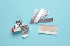 为什么包口香糖的纸要带锯齿边？