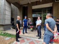 望城区多部门联合开展小区电动车违规停放充电检查行动