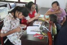 南华学子“三下乡”：艺术疗愈润童心 青春绘梦护成长