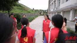 【聚力“一迎三创”  提升城市品质】 志愿者杨梅：携手雷锋青少年扮靓怀化 宣传怀化