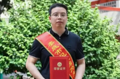 刘健夫：挡在刀锋前的医者