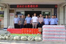 蔺佳带队开展高温慰问活动 致敬一线工作者