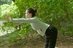 马王堆健身操⑧抻筋拔骨，学学鸟儿伸展！