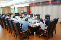 曾平原主持召开防控基孔肯雅热、登革热等蚊媒传染病工作调度会