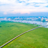 评论：锚定目标再出发 凝心聚力谱新篇——从君山区半年度工作讲评会看高质量发展路径