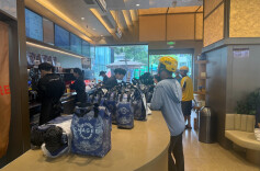 想喝秋天的第一杯奶茶？奶茶店员工“人都麻了”