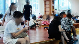 图书馆“长满”小朋友：家长暑期“放娃”背后的育儿困境