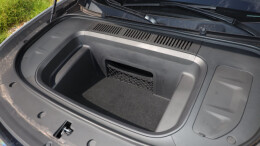 装垃圾、当沙发，还养鱼！新能源车为啥突然“卷”前备箱？