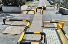 长沙一盲道被护栏分割成“迷宫”，街道：为人车分流安装，存在不足马上整改