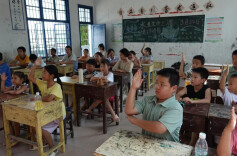 南华学子“三下乡”：知识科普小课堂入村小