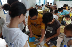 南华学子“三下乡”：动植物成“活教材” 科普课堂进侗族乡