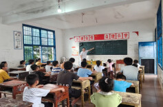 南华学子“三下乡”：推广普通话入侗族村