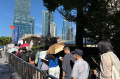 上海书展开幕首日，鼎沸人气背后的感动与信心