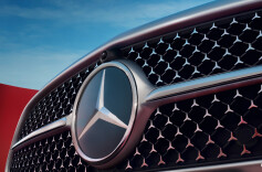 奔驰在华月销5年来首次跌破2.7万辆
