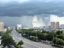 夏天的雷阵雨为什么做不到“雨露均沾”？