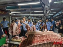 “零点行动”突击检查守护群众舌尖上的安全