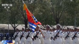 年轻的“浪花白”！海军受阅方队平均年龄不到21岁