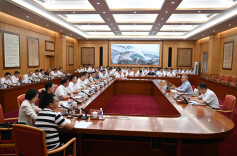 沈晓明主持召开征求新闻媒体代表关于湖南“十五五”规划编制意见建议座谈会