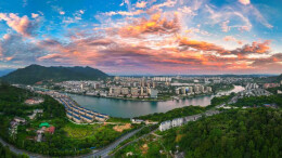 资兴：东江湾赏朝霞观彩虹享清凉 生态画卷“圈粉”市民