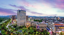 开摊即售罄！大汉华美达酒店“路边摊”火了          