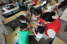 南华学子“三下乡”：趣味赛事进校园 安全知识记心间