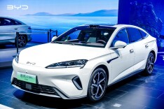 配备激光雷达、新增冰箱、怀挡，比亚迪2026款海豹07DM-i亮相成都车展