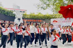 今天，雨花校园全是“中国红”