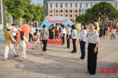 汗水闪耀龙舟魂 奋楫启航新篇章——麻阳苗族自治县第二锦江小学开展新生入学活动