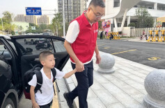 开学第一天，他们都在雨花雷锋号护学岗……