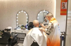 打开养老院的“门”，走进老人的“心”。