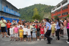 安化县：“法”润童心 “典”亮成长