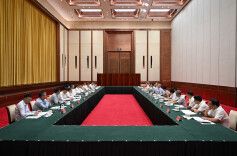 沈晓明与上海交通大学党委书记杨振斌、校长丁奎岭一行会谈