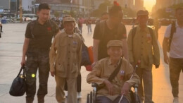 3名湖南93岁老兵辗转2000公里，前往沈阳接昔日战友回家