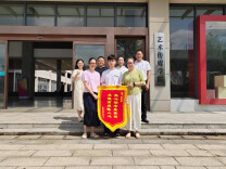 点赞！湖南汽车工程职业大学学子暖心救助迷路老人