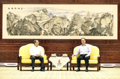 毛伟明与出席2025互联网岳麓大会嘉宾代表座谈