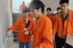 伍爱华：抹刀粉笔育匠人
