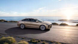 全球首发豆包深度思考大模型，荣威M7 DMH上市