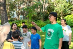 给小动物留点过冬口粮吧！爱上捡秋但还得适度｜新民·教育新观察