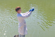 长理学子赴韶山开展“绿色卫士”生态环境志愿服务实践