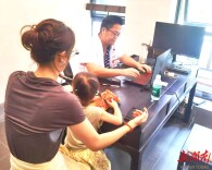 王明炯医生：“明”眼识毒障 医心系苍生