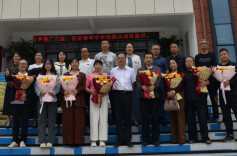 中方职中举行荣退教师暨新进教师座谈会