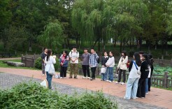 稻香中传承科学家精神：长理学子创新开展“田间党课”